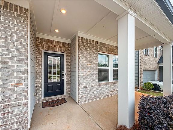 4th image of 5836 Hackberry Ln