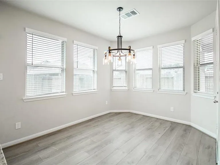 21449 Kings Guild Ln — Photo 30