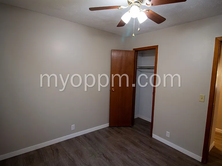 9129 Grand Ave — Photo 19