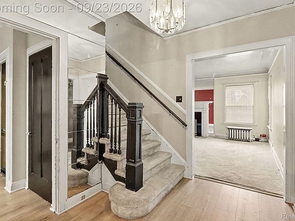 4th image of 4025 Pasadena St