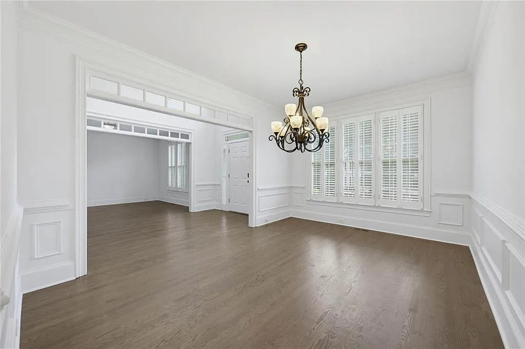 6 bed, 5.0 bath, 6010 sqft, $4,995 — Photo 2