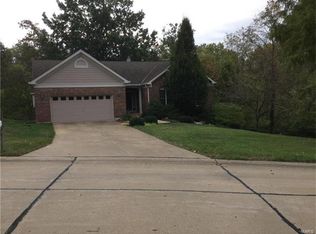 2828 Oetting Dr, Saint Charles, MO 63303