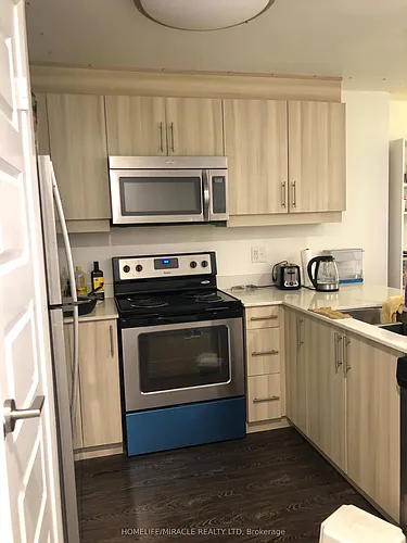 158 King St N Photo 1