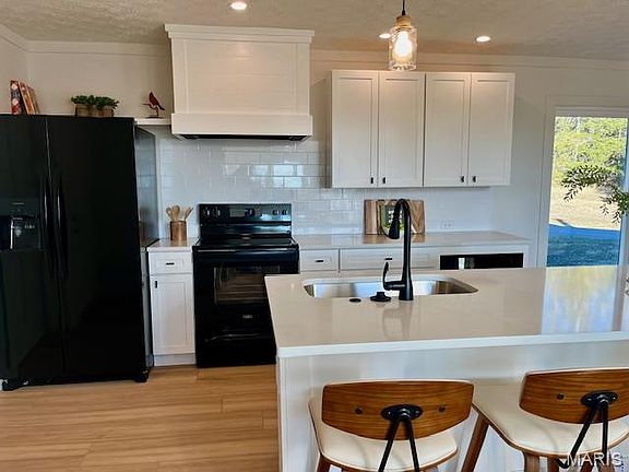 4th image of 7865 Oak Lawn Pl