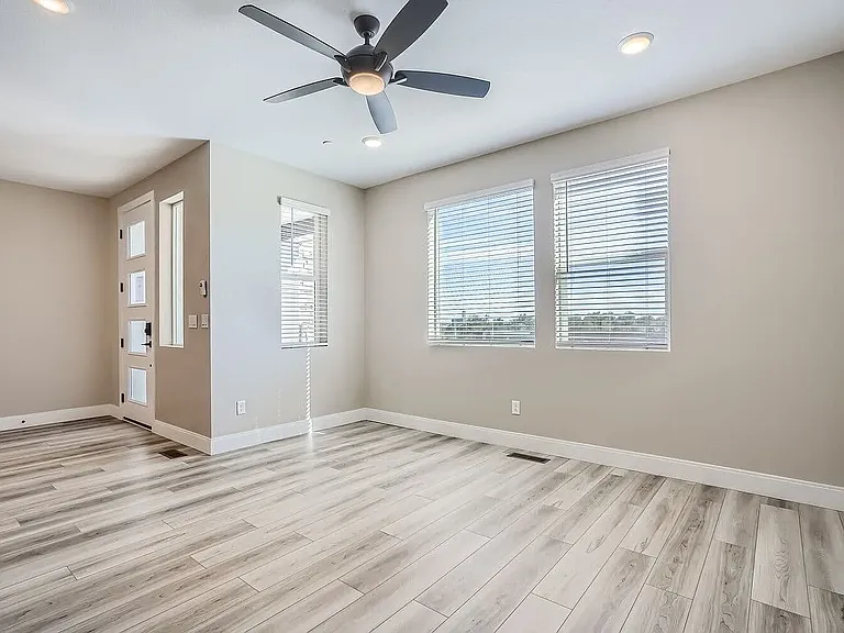Living room without staging furniture