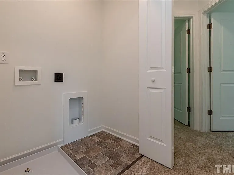 2526 Sumter — Photo 27