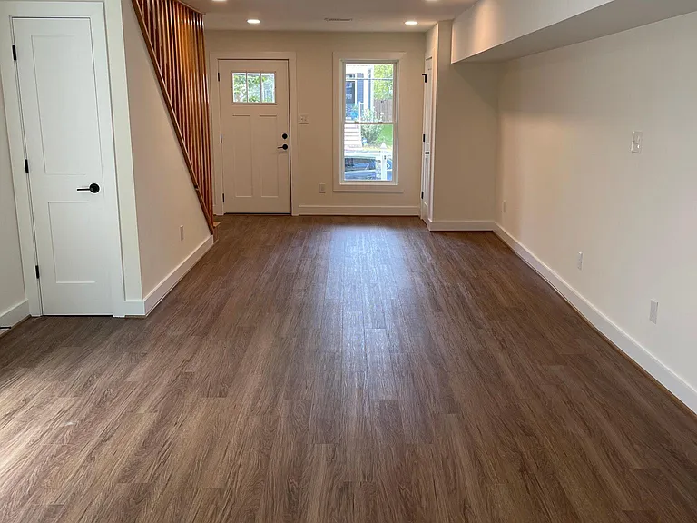 3318 Q St — Photo 2