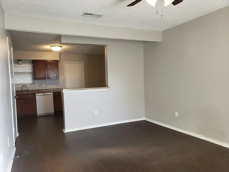 640 S Rogers Rd #644 — Photo 3