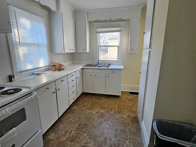 1012 Holton Pl — Photo 4