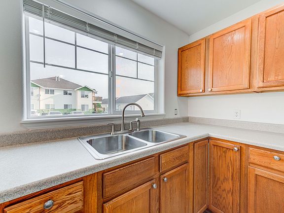 5th image of 1094 Longbow Ln APT D