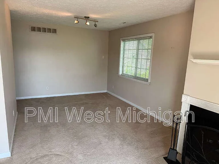 5864 Shaw St #3 — Photo 6