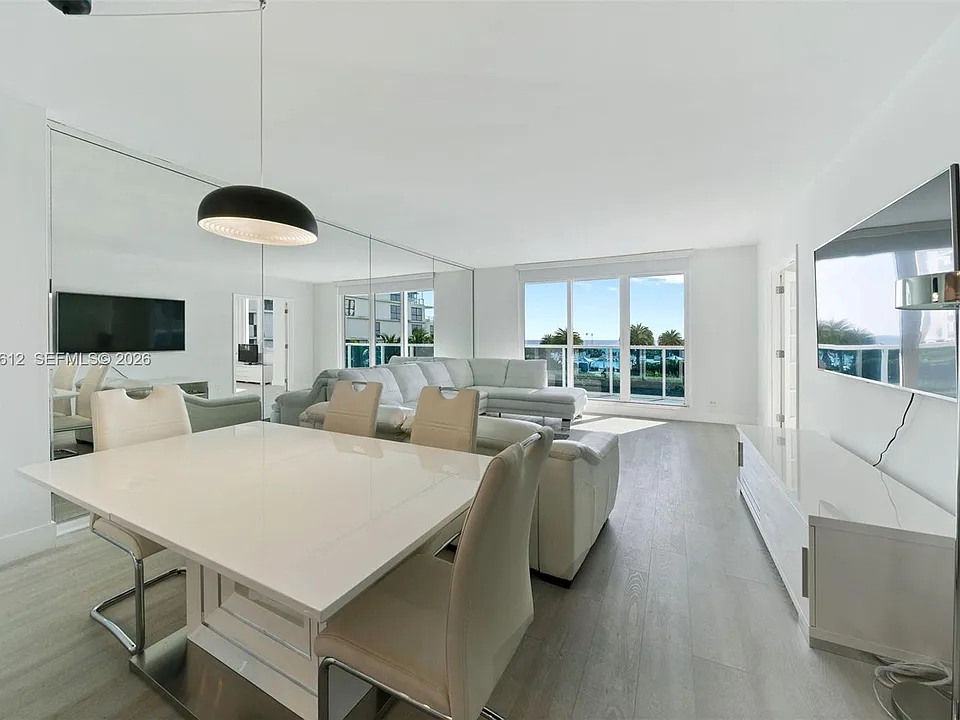 2301 Collins Ave #338