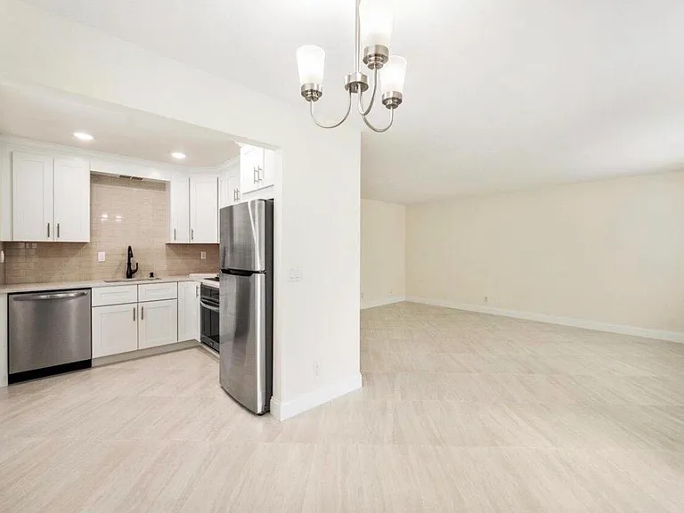401 Monaco Park #401 — Photo 2