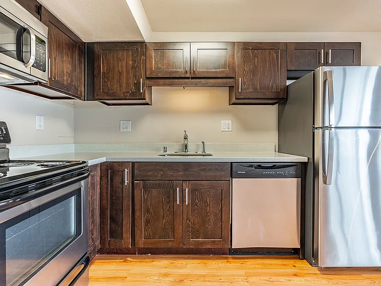 727 Bellevue Ave E — Photo 5
