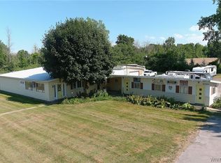 10320 Maple Ridge Rd, Middleport, NY 14105