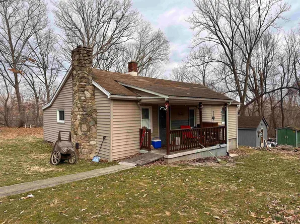 1241 Strawberry Ln, Waynesboro, VA 22980