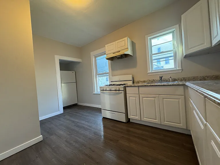 75 Sanford Ave #A — Photo 5