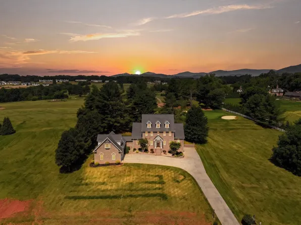 1244 Cedarberry Ln, Forest, VA 24551