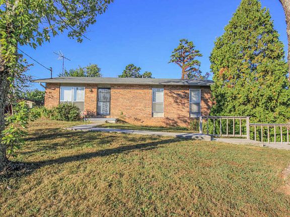 2nd image of 6304 Shaftsbury Dr