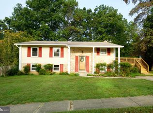 12910 Sturbridge Rd, Woodbridge, VA 22192