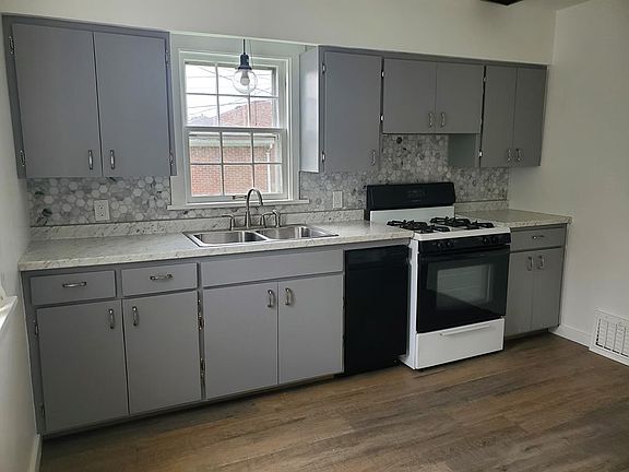 4th image of 694 Beechwood St