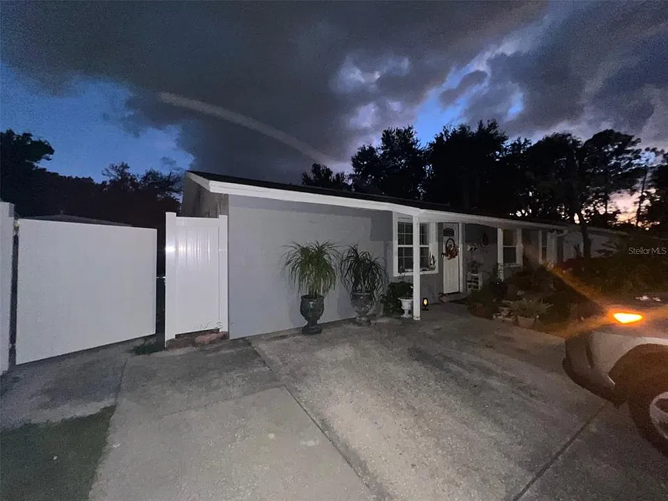 6439 Willow Wood Ln