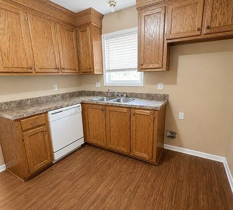 5th image of 16 E Williams St