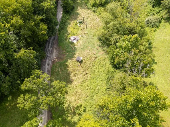 40 Two Mile Rd, Branchland, WV 25506
