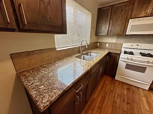 Ideal Urban Location for a Modern 1 Bed Apartment Photo 1