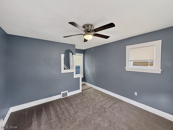 3rd image of 10409 Nelson Ave