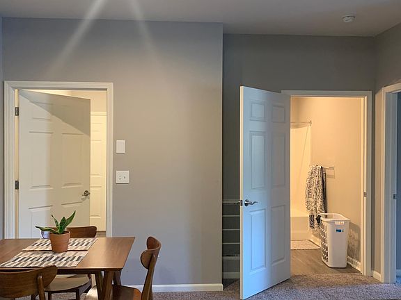 3rd image of 3860 Lone Pine Dr APT 7
