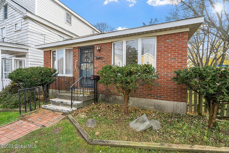 2nd image of 1020 23rd Street