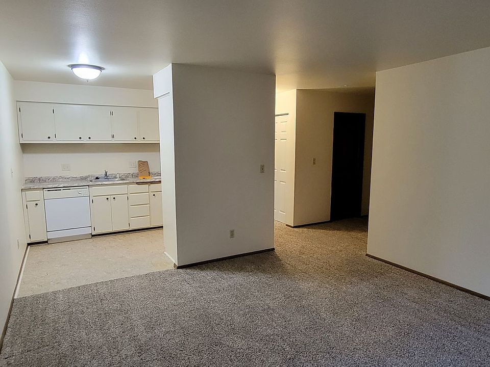 1st image of 445 W Grand Ave APT 104