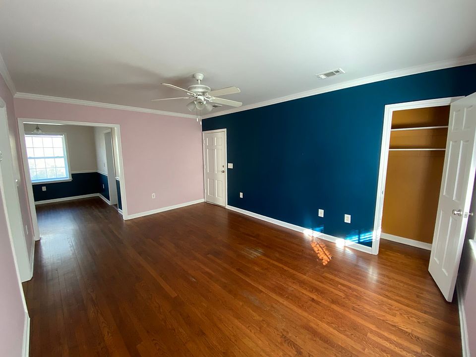 1st image of 1226 E Victory Dr APT 4