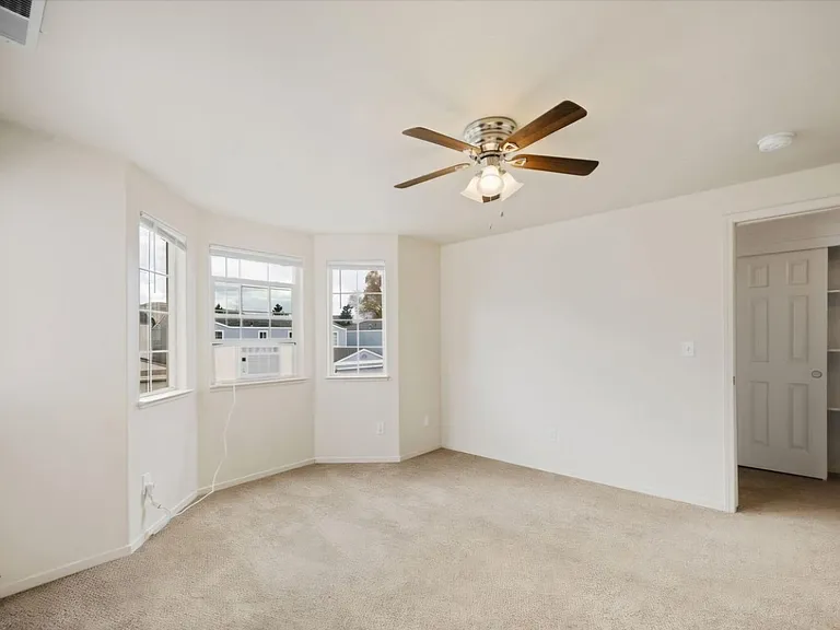 4036 Village Dr — Photo 18