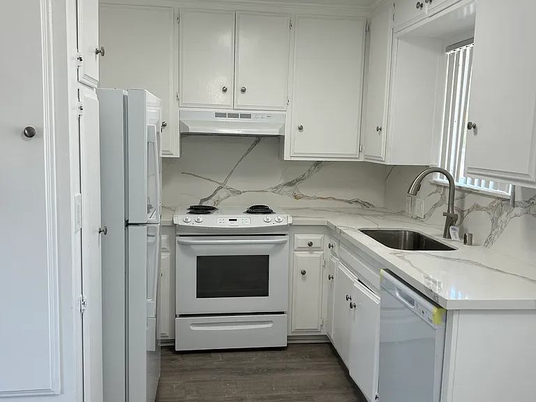 4174 Iowa St #7 — Photo 15