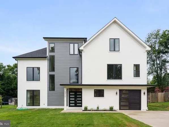 8709 Yorkshire Ln, Manassas, VA 20111