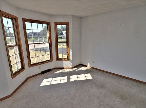4th image of 3841 Golden Prairie Ave