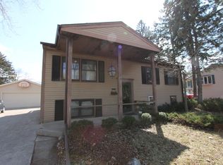 309 Greenbrier Ln, Vernon Hills, IL