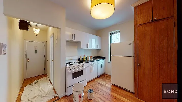 Rented by Bond New York | media 9