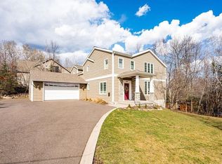 802 Ridgewood Rd, Duluth, MN 55804