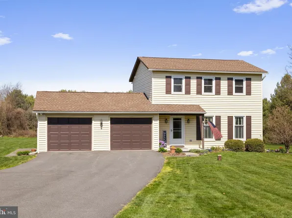 83 Hillcrest Dr, Boyertown, PA 19512