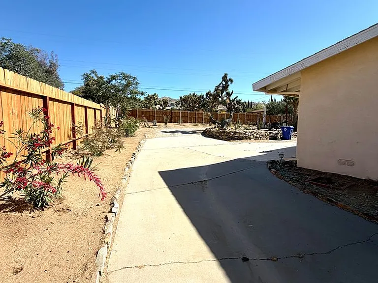 56615 Bonanza Dr — Photo 33