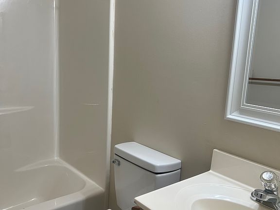 5th image of 403 E Pershing Ave #C