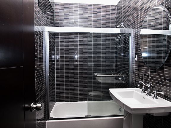 5th image of 354 Cathedral Pkwy #1F