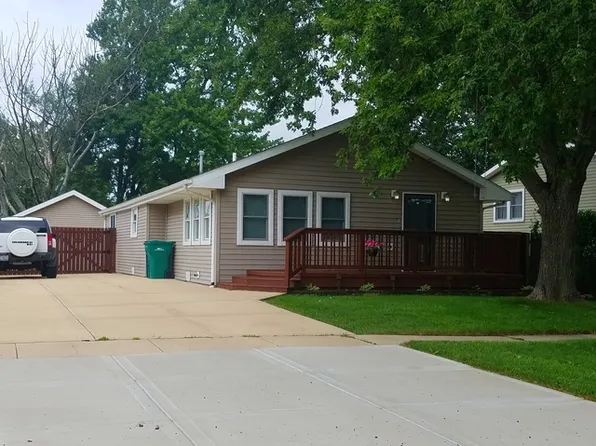 16838 91st Ave, Orland Hills, IL 60487