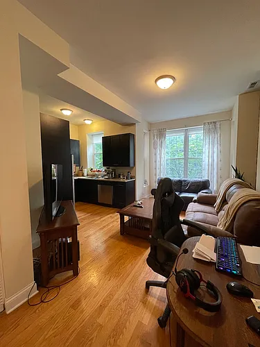 1738 W Huron St Photo 1