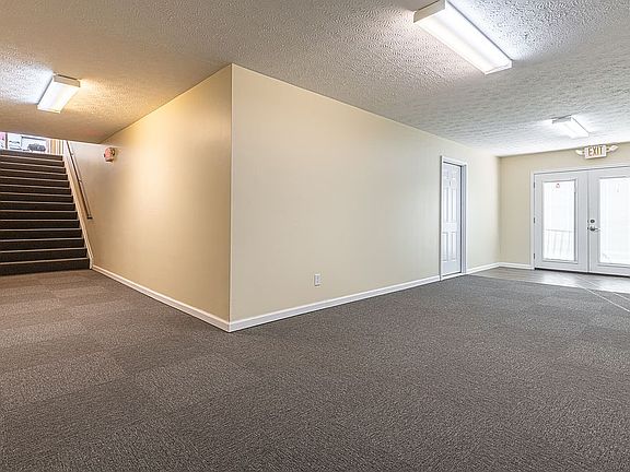 5th image of 2308 Wayne Ave APT 10