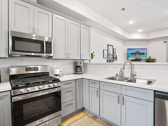 2nd image of 10910 Peach Grove St #2
