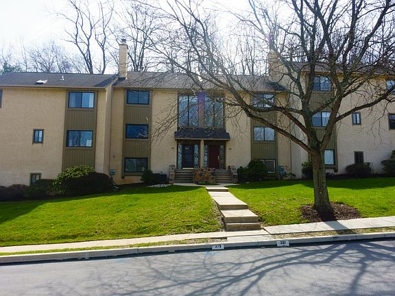 Front of unit - 379 Lynetree